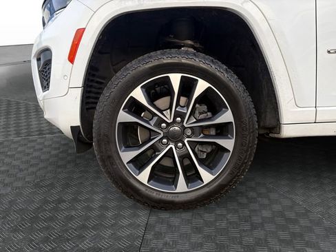 Used 2021 Jeep Grand Cherokee L Overland w/ Luxury Tech Group IV AWD/4WD image 13