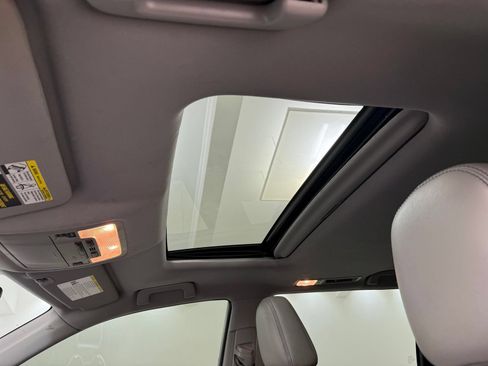 Used 2017 Toyota Highlander XLE FWD image 17