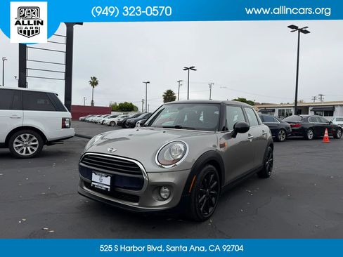 Used 2016 MINI Cooper 4-Door Hardtop image 1
