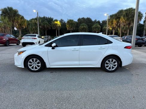 Used 2026 Toyota Corolla LE FWD image 2