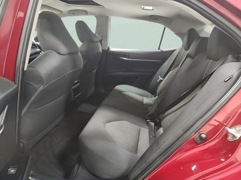 Used 2020 Toyota Camry LE image 19