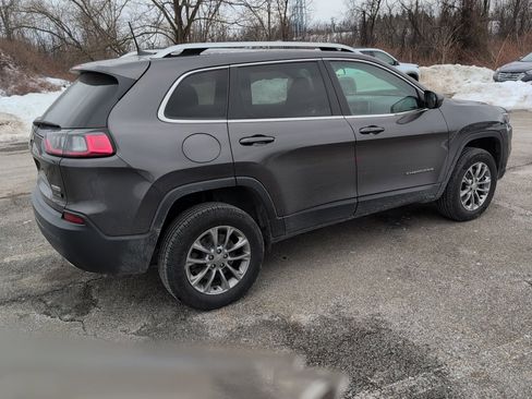Used 2019 Jeep Cherokee Latitude Plus w/ Cold Weather Group image 5