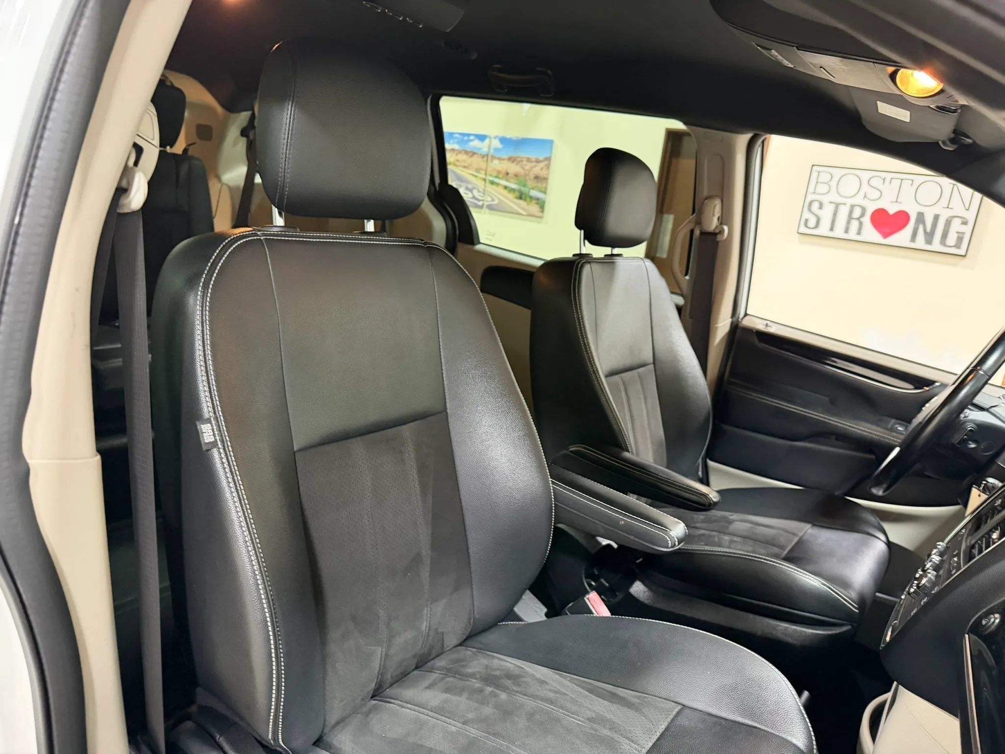 Used 2019 Dodge Grand Caravan SXT FWD image 42
