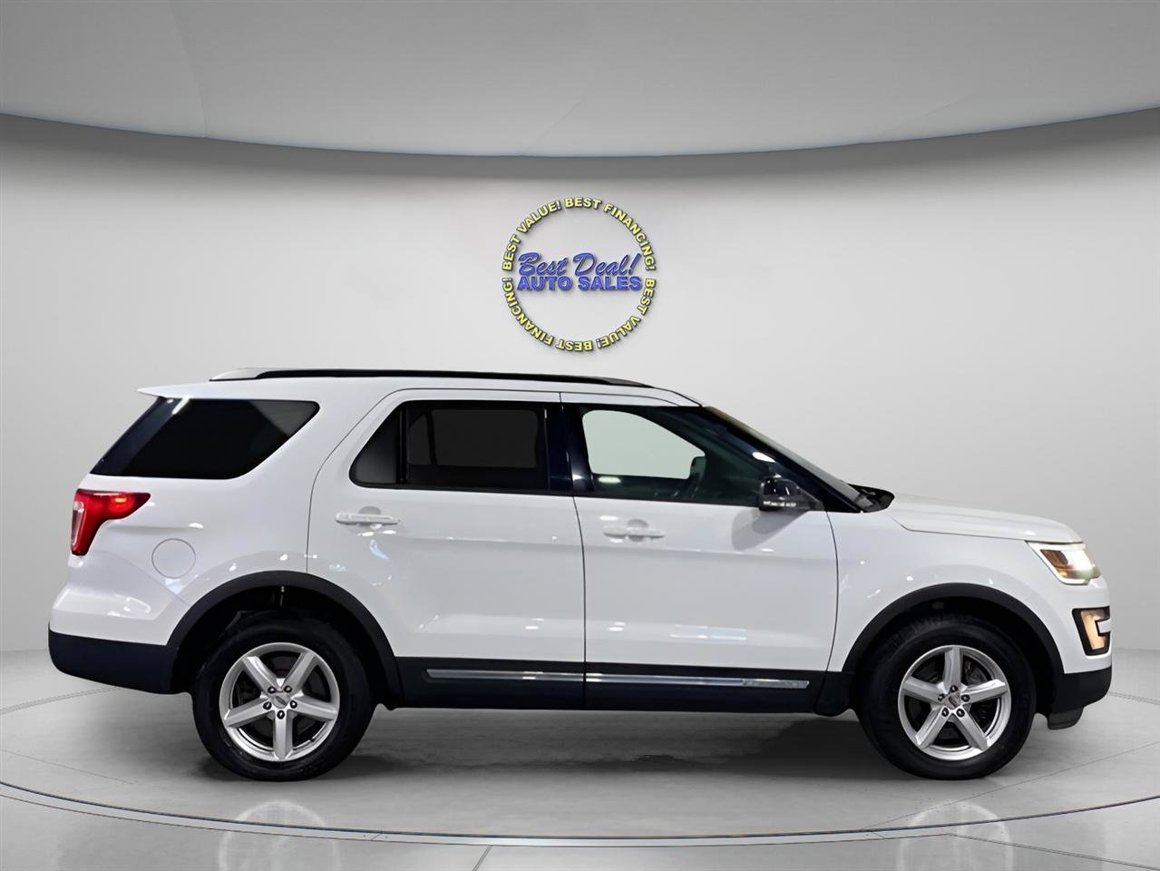 Used 2016 Ford Explorer XLT AWD/4WD image 7