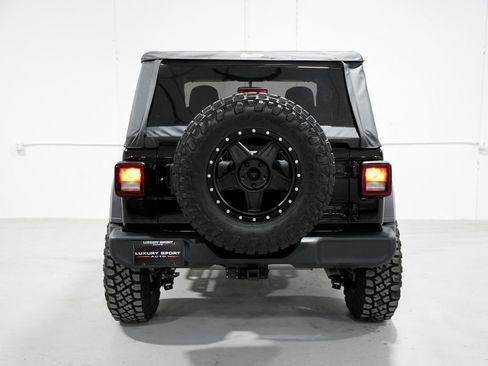 Used 2025 Jeep Wrangler Sport image 5