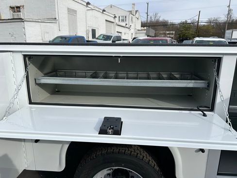 New 2026 Ford F550 4x4 Crew Cab image 6