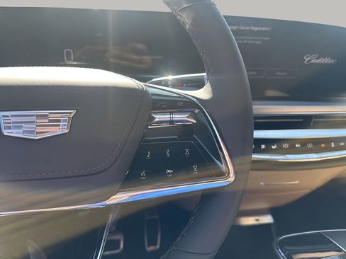 New 2026 Cadillac Lyriq Signature Luxury w/ Nappa Leather Package AWD/4WD image 28
