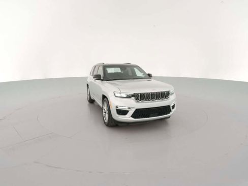 New 2025 Jeep Grand Cherokee Summit w/ Luxury Tech Group V image 17