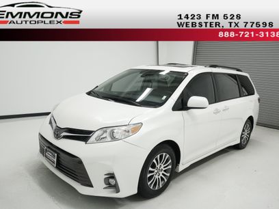 Used 2019 Toyota Sienna XLE w/ XLE Navigation Package