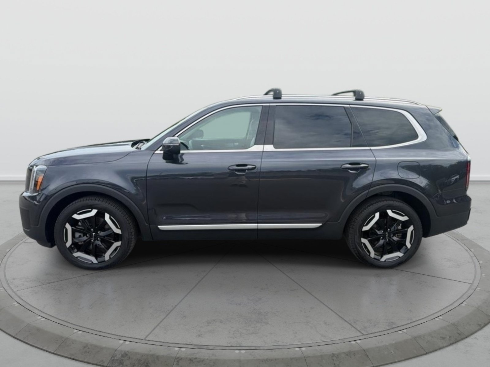 Used 2025 Kia Telluride EX w/ EX Captain's Chair Package AWD/4WD image 4