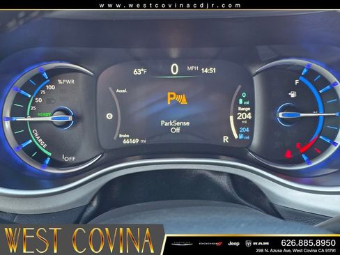 Used 2024 Chrysler Pacifica Limited FWD image 28