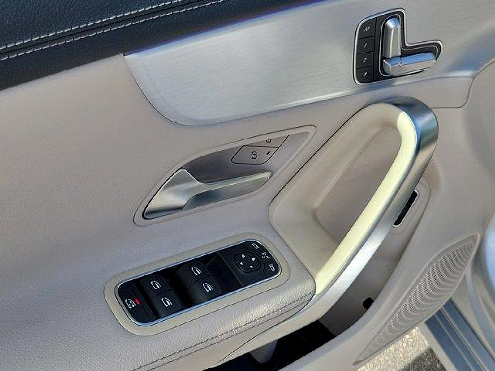 Used 2022 Mercedes-Benz CLA 250 image 21