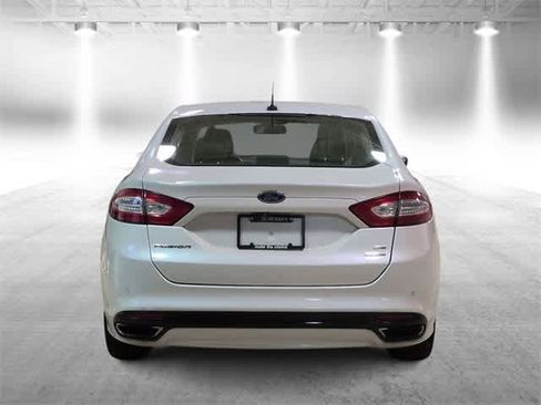 Used 2016 Ford Fusion SE w/ Equipment Group 202A image 7