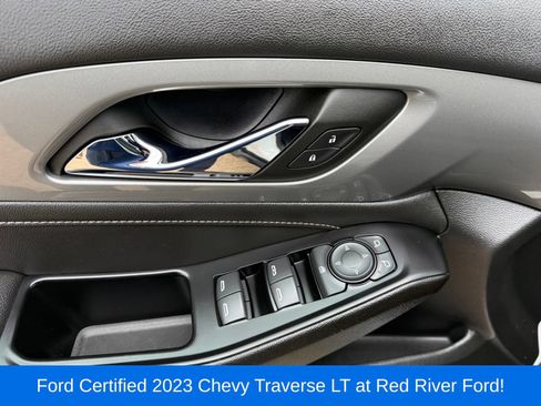 Used 2023 Chevrolet Traverse LT FWD image 14