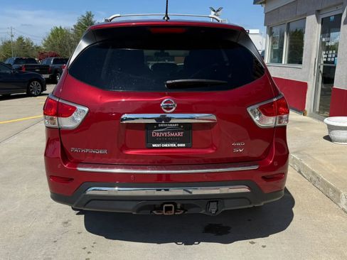 Used 2014 Nissan Pathfinder SV image 8