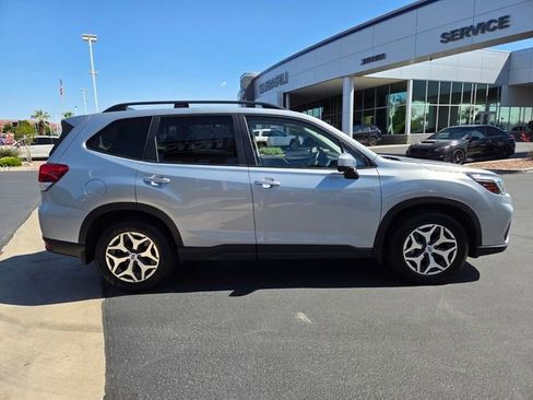 Used 2021 Subaru Forester Premium w/ Popular Package #1 AWD/4WD image 3