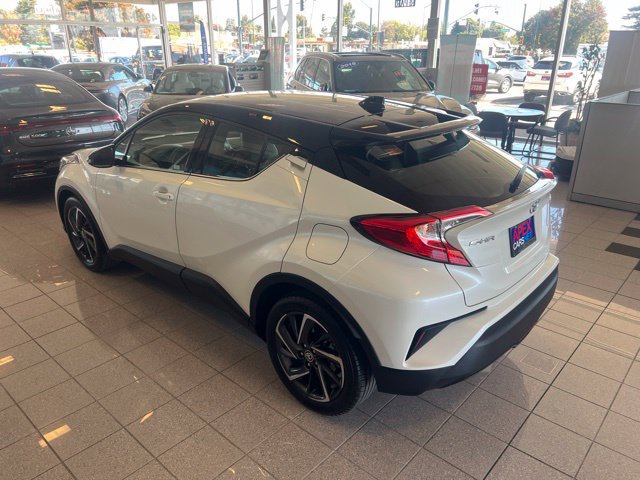 Used 2021 Toyota C-HR Limited FWD image 13
