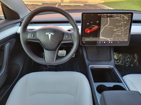 Used 2021 Tesla Model 3 Performance image 19