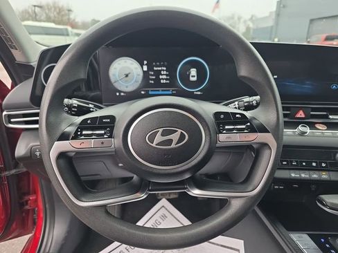 Used 2024 Hyundai Elantra SEL FWD image 14