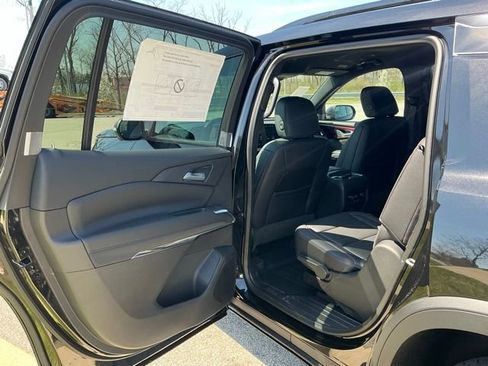 New 2026 Chevrolet Traverse Z71 image 16