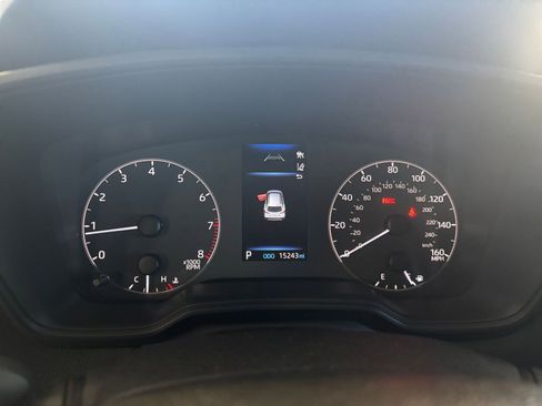 Used 2025 Toyota Corolla Cross LE image 39