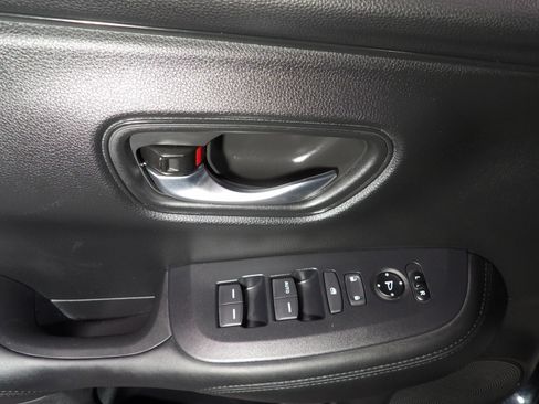 Used 2025 Honda HR-V LX image 10