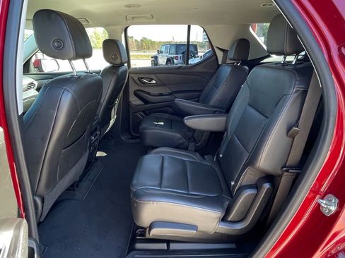 Used 2020 Chevrolet Traverse RS image 28