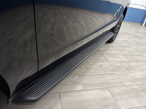 Used 2024 Ford Expedition Max XLT image 39