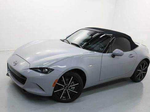 Used 2024 MAZDA MX-5 Miata Grand Touring w/ Weather Package RWD image 39