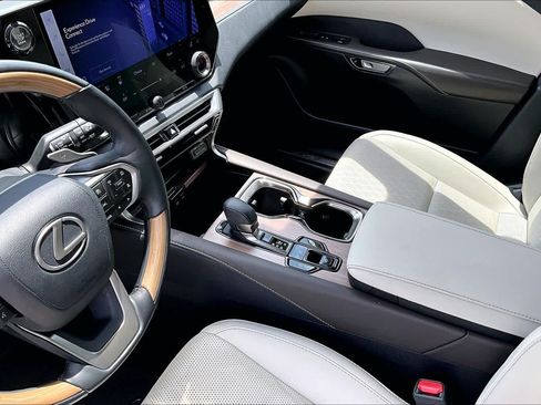 Used 2023 Lexus RX 350 Premium Plus w/ Cold Area Package FWD image 17
