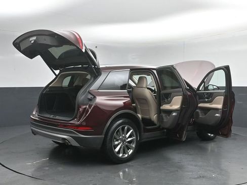 Certified 2021 Lincoln Corsair AWD w/ Premium Package image 57