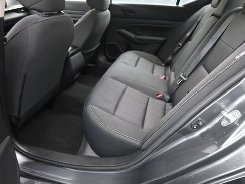Used 2024 Nissan Altima 2.5 SV FWD image 26