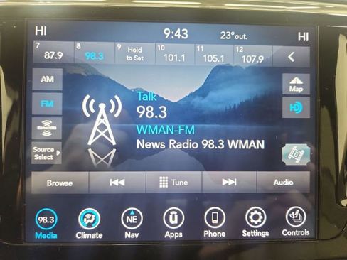 Used 2020 Chrysler Pacifica Touring-L Plus w/ Tire & Wheel Group image 13