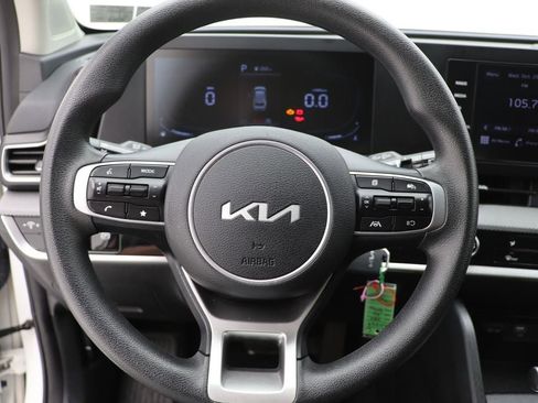 Used 2024 Kia Sportage LX image 17