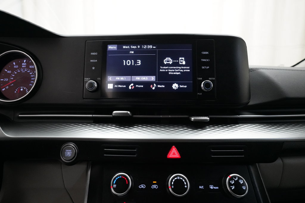 Used 2024 Kia Carnival LX FWD image 6