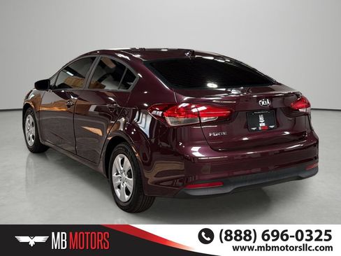 Used 2017 Kia Forte LX FWD image 3