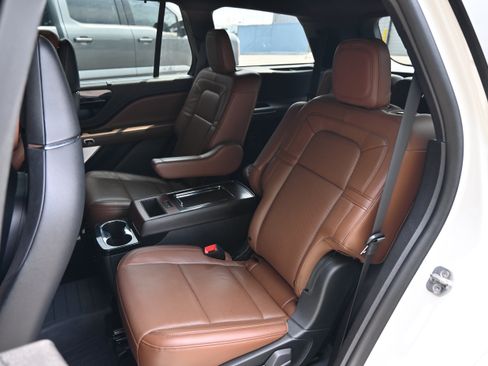 Used 2021 Lincoln Aviator Grand Touring w/ Equipment Group 302A AWD/4WD image 30