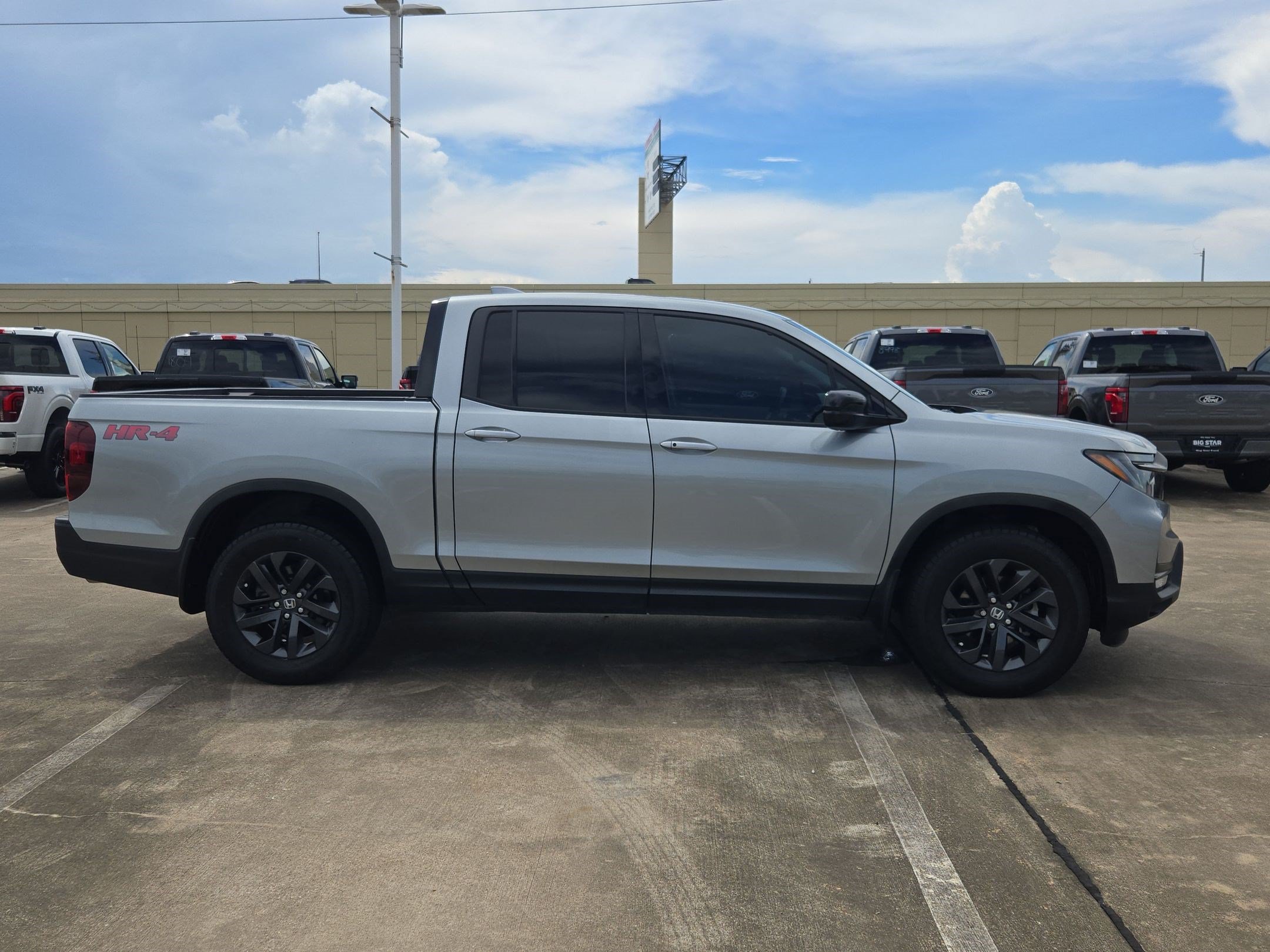 Used 2025 Honda Ridgeline Sport image 2