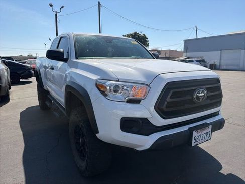 Used 2022 Toyota Tacoma SR w/ SX Package image 3