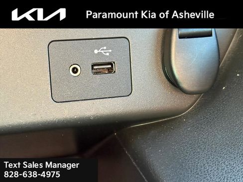 Used 2018 Nissan Leaf SV w/ SV Technology Package image 27