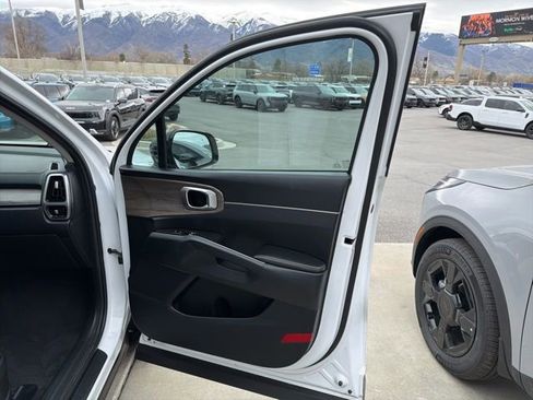 Used 2021 Kia Sorento EX w/ Panoramic Sunroof Package image 34