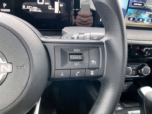 Used 2025 Nissan Kicks SV image 22