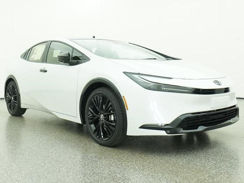 New 2026 Toyota Prius FWD image 13