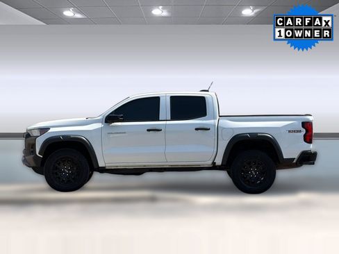 Used 2024 Chevrolet Colorado Trail Boss w/ Technology Package AWD/4WD image 2