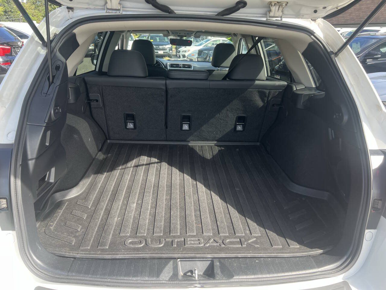 Used 2019 Subaru Outback 2.5i Limited AWD/4WD image 16