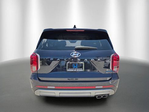 Used 2024 Hyundai Palisade SEL FWD image 4