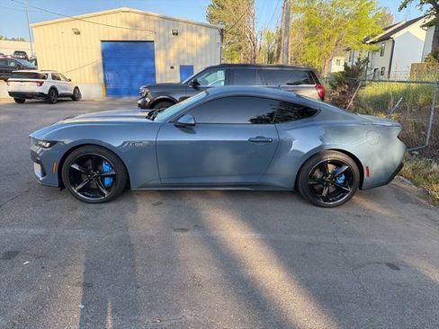 Used 2024 Ford Mustang GT Premium image 8