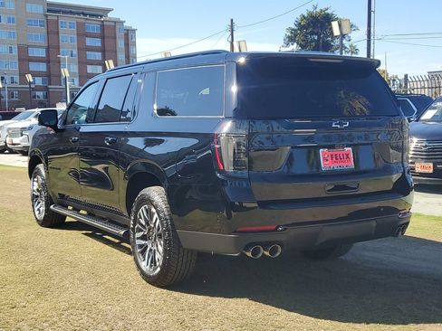 Used 2026 Chevrolet Suburban Z71 w/ Z71 Off-Road Package AWD/4WD image 5