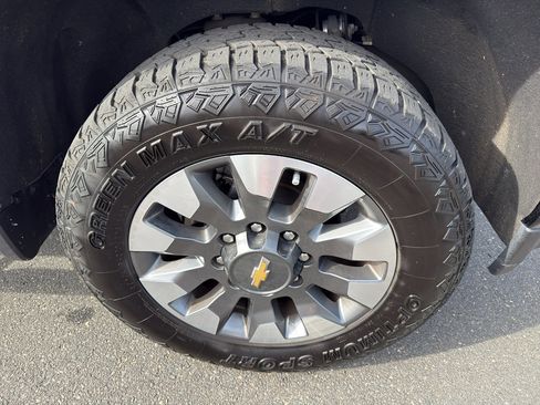 Used 2022 Chevrolet Silverado 2500 Custom w/ Custom Value Package image 34