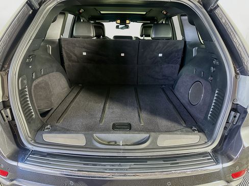 Used 2014 Jeep Grand Cherokee Overland AWD/4WD image 29